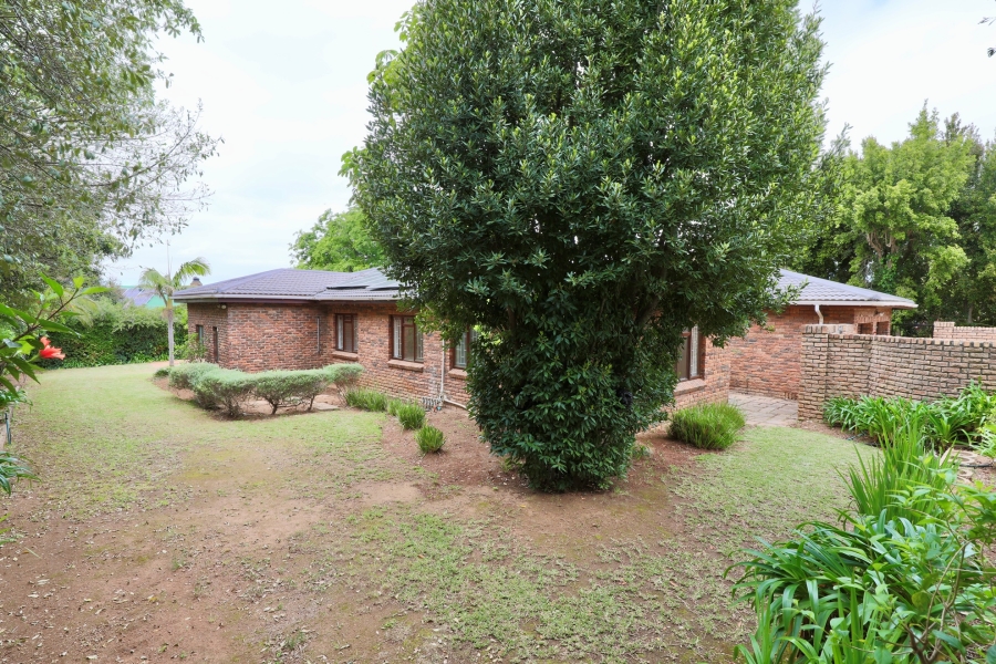 To Let 4 Bedroom Property for Rent in La Concorde Western Cape